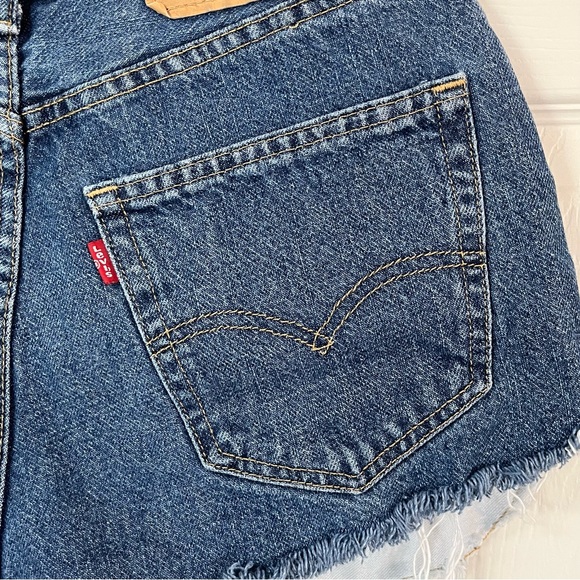 LEVI’S 505 Distressed Medium Stone Washed Chewed Hem Cut Off Upcycled Jean Short - Picture 10 of 13